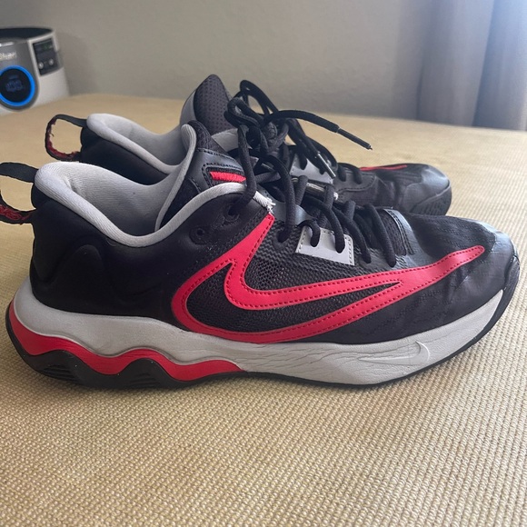 Nike Giannis size 10. used nice condition.. - Picture 2 of 5